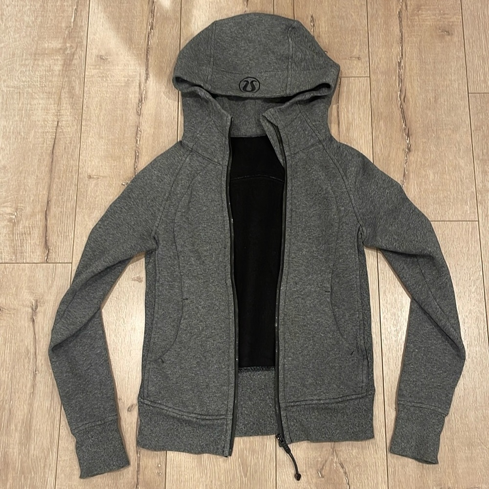 Size 2 LULULEMON SCUBA JACKET